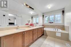 7 GAMBLE GLEN CRESCENT | Richmond Hill Ontario | Slide Image Nineteen