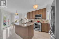 7 GAMBLE GLEN CRESCENT | Richmond Hill Ontario | Slide Image Nine