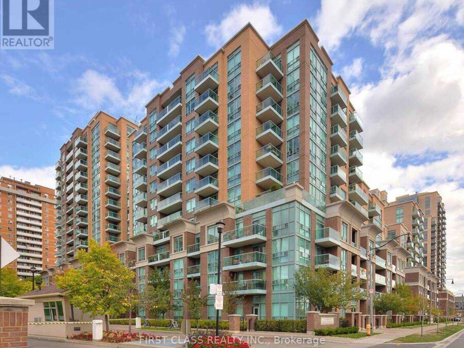 715 - 11 MICHAEL POWER PLACE, Toronto, Ontario M9A 5G3