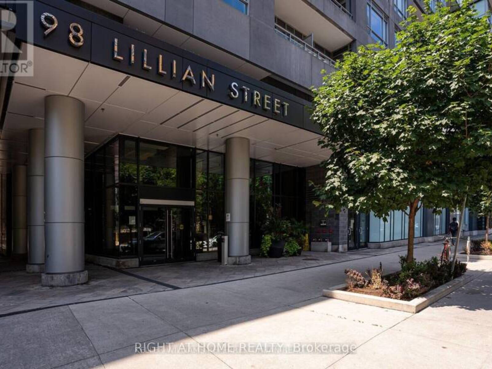 # 916 - 98 LILLIAN STREET, Toronto, Ontario M4S 0A5