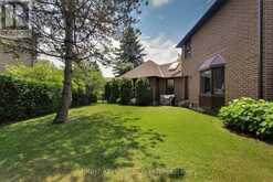 41 BLOOMFIELD TRAIL | Richmond Hill Ontario | Slide Image Eleven