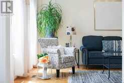 41 BLOOMFIELD TRAIL | Richmond Hill Ontario | Slide Image Nineteen