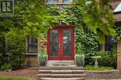 41 BLOOMFIELD TRAIL | Richmond Hill Ontario | Slide Image Two
