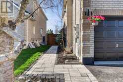 62 PRINCE GEORGE CRESCENT | Barrie Ontario | Slide Image Four