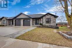 172 MILLER STREET | Mount Forest Ontario | Slide Image Three