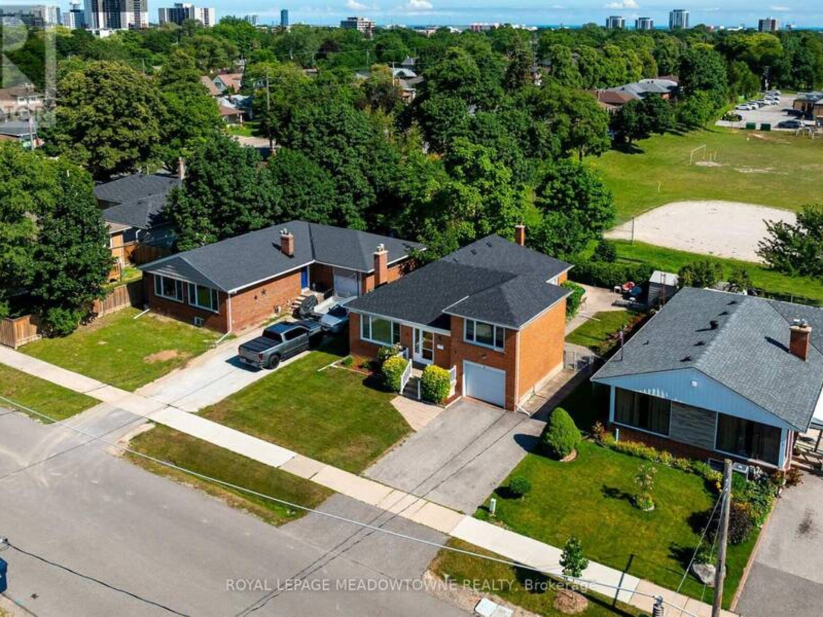 5 BOREAL ROAD, Toronto, Ontario M9C 2E9