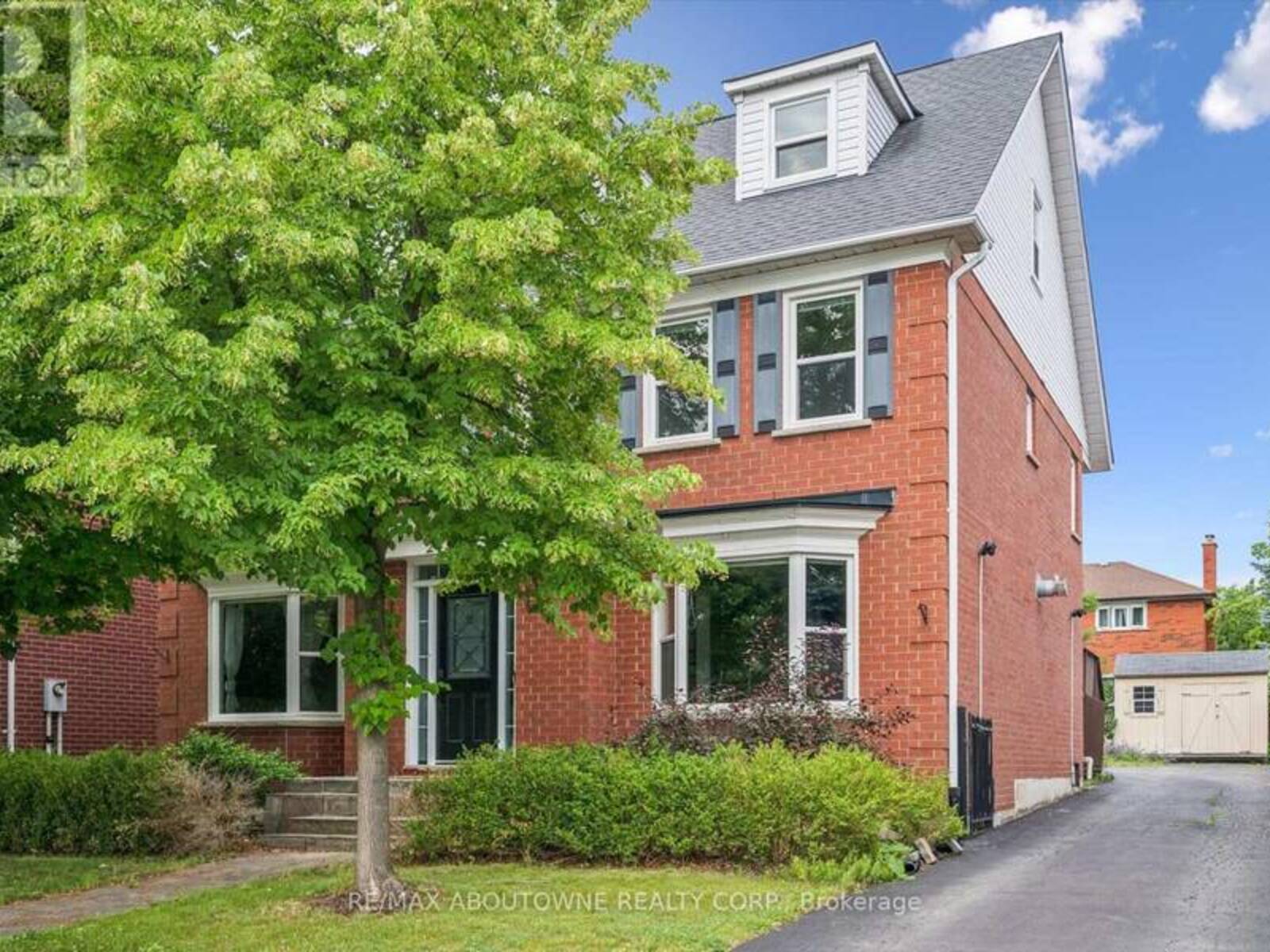2456 SIXTH LINE, Oakville, Ontario L6H 5Z8