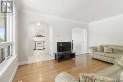 30 FORTHBRIDGE CRESCENT | Toronto Ontario | Slide Image Seven
