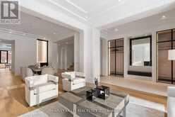 370 GLENGROVE AVENUE W | Toronto Ontario | Slide Image Nine