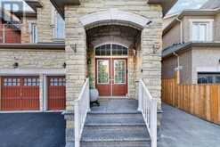17 TYSONVILLE CIRCLE | Brampton Ontario | Slide Image Two
