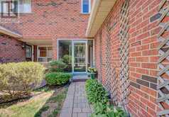 1140 AVONDALE DRIVE | Oakville Ontario | Slide Image Three