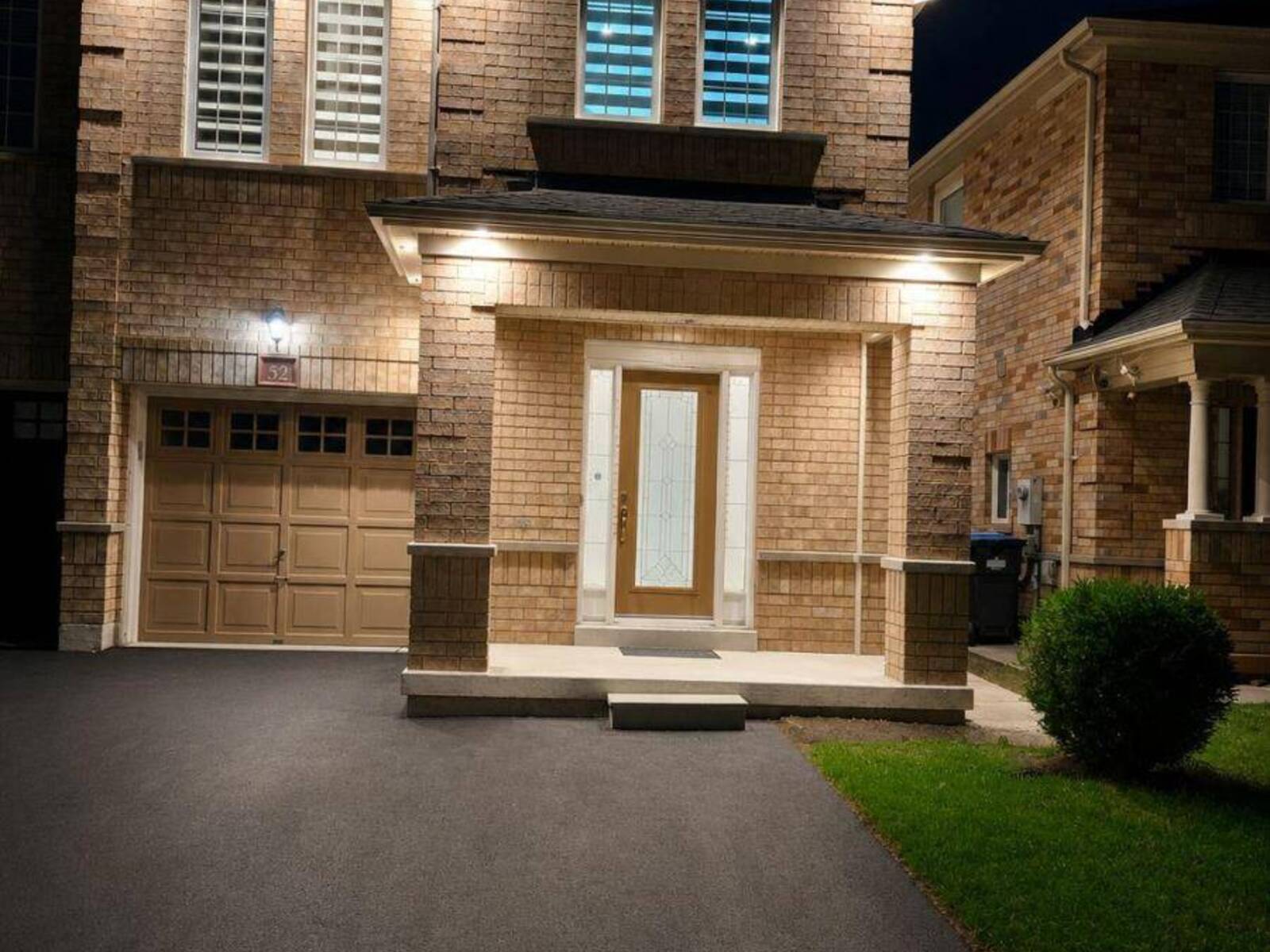 52 HOLLINGSWORTH CIRCLE, Brampton, Ontario L7A 0J7