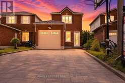 42 MARSDALE CRESCENT | Toronto Ontario | Slide Image One