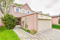 660 FOXWOOD TRAIL | Pickering Ontario | Slide Image One