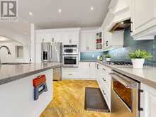 315 NORTH LAKE ROAD | Richmond Hill Ontario | Slide Image Thirteen
