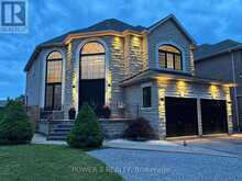 315 NORTH LAKE ROAD | Richmond Hill Ontario | Slide Image Two