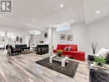 315 NORTH LAKE ROAD | Richmond Hill Ontario | Slide Image Thirty-seven