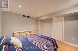 54 MEYER CIRCLE | Markham Ontario | Slide Image Thirty