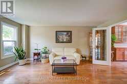 54 MEYER CIRCLE | Markham Ontario | Slide Image Three