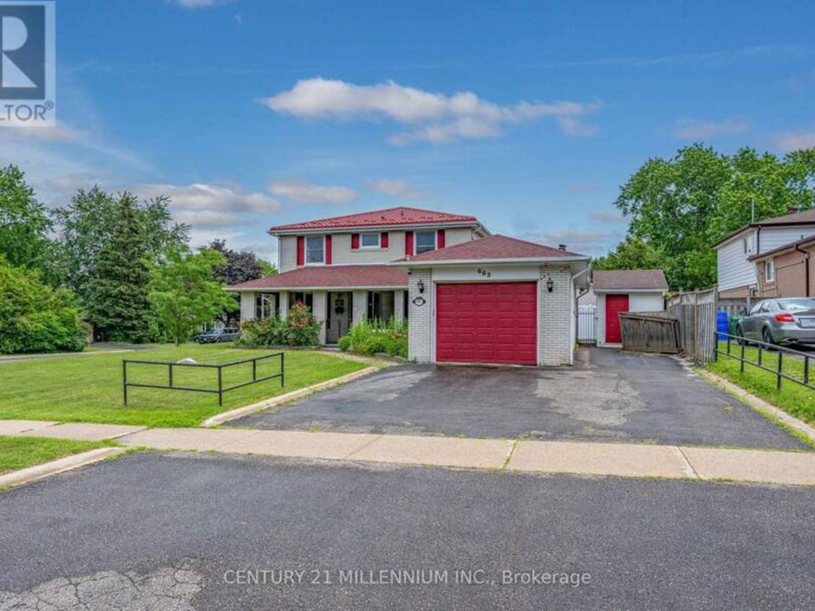 683 BALMORAL DRIVE, Brampton, Ontario L6T 1W8