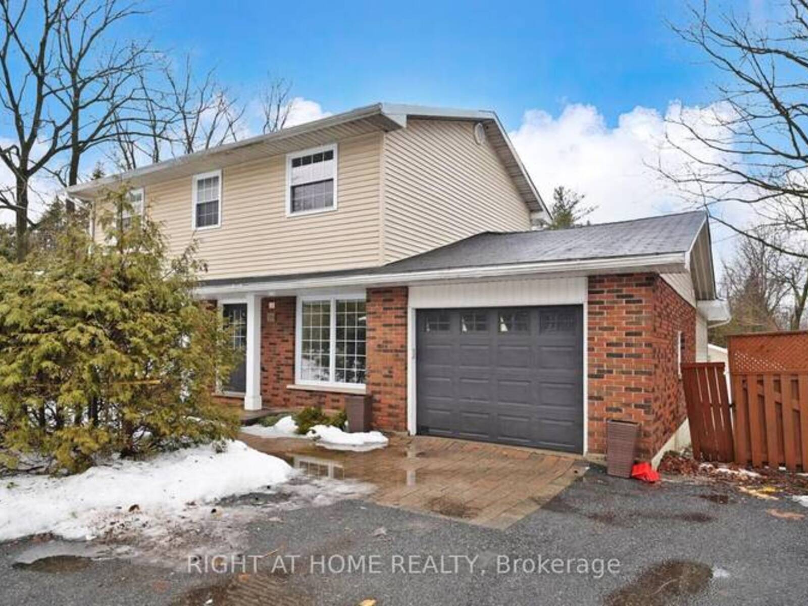 301 GARNER ROAD E, Ancaster, Ontario L9G 3K9