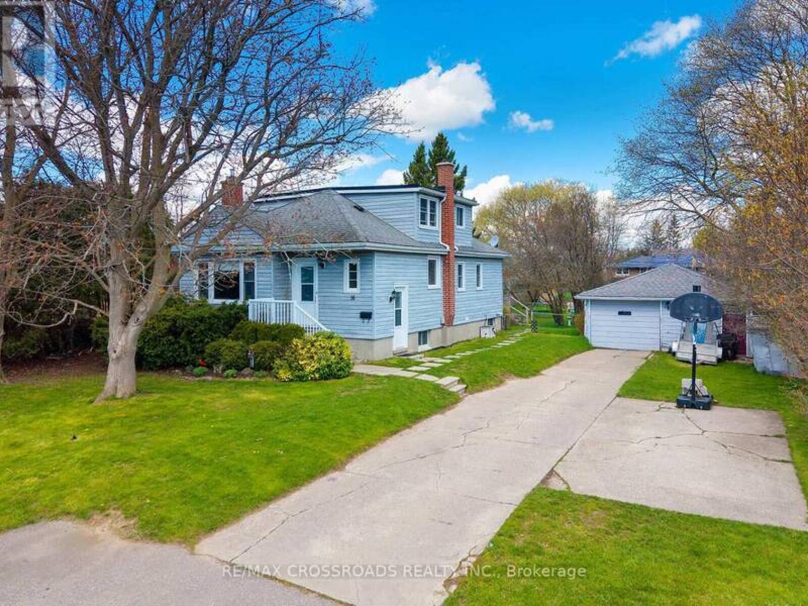16 HAMILTON AVENUE, Cobourg, Ontario K9A 1V6