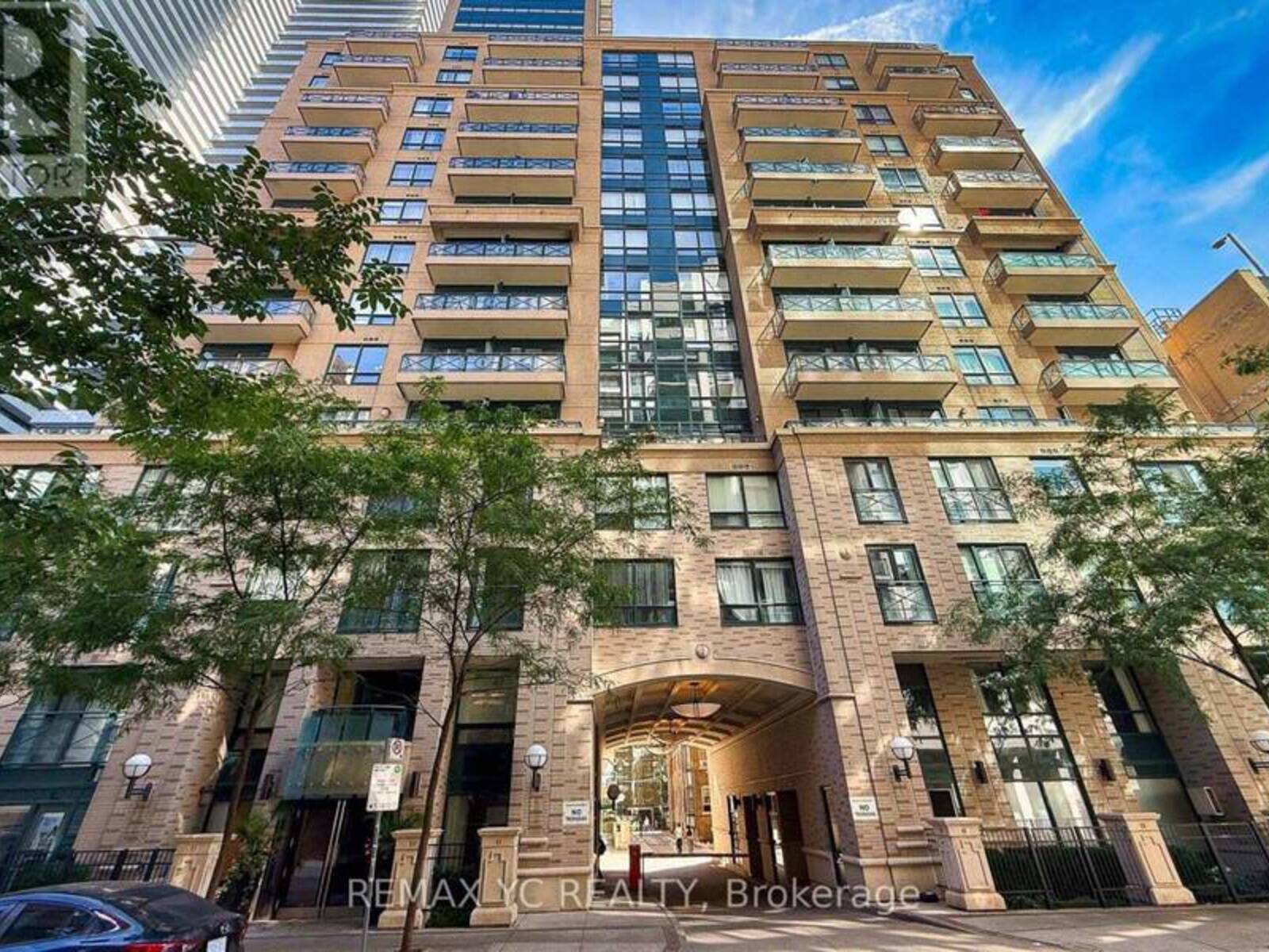 1204 - 35 HAYDEN STREET, Toronto, Ontario M4Y 3C3