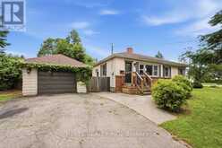 16 CARRINGTON COURT | Ancaster Ontario | Slide Image Two
