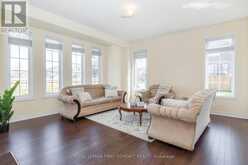 1 GRIFFIN GATE | Barrie Ontario | Slide Image Nine