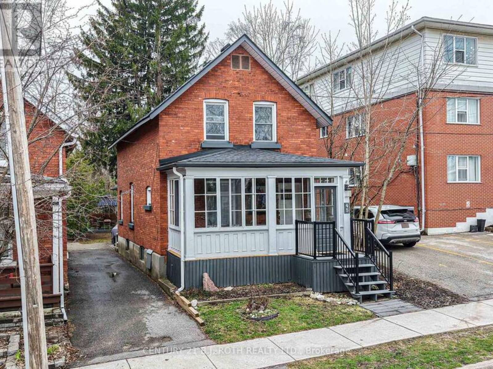 45 ALBERT STREET N, Orillia, Ontario L3V 5K3