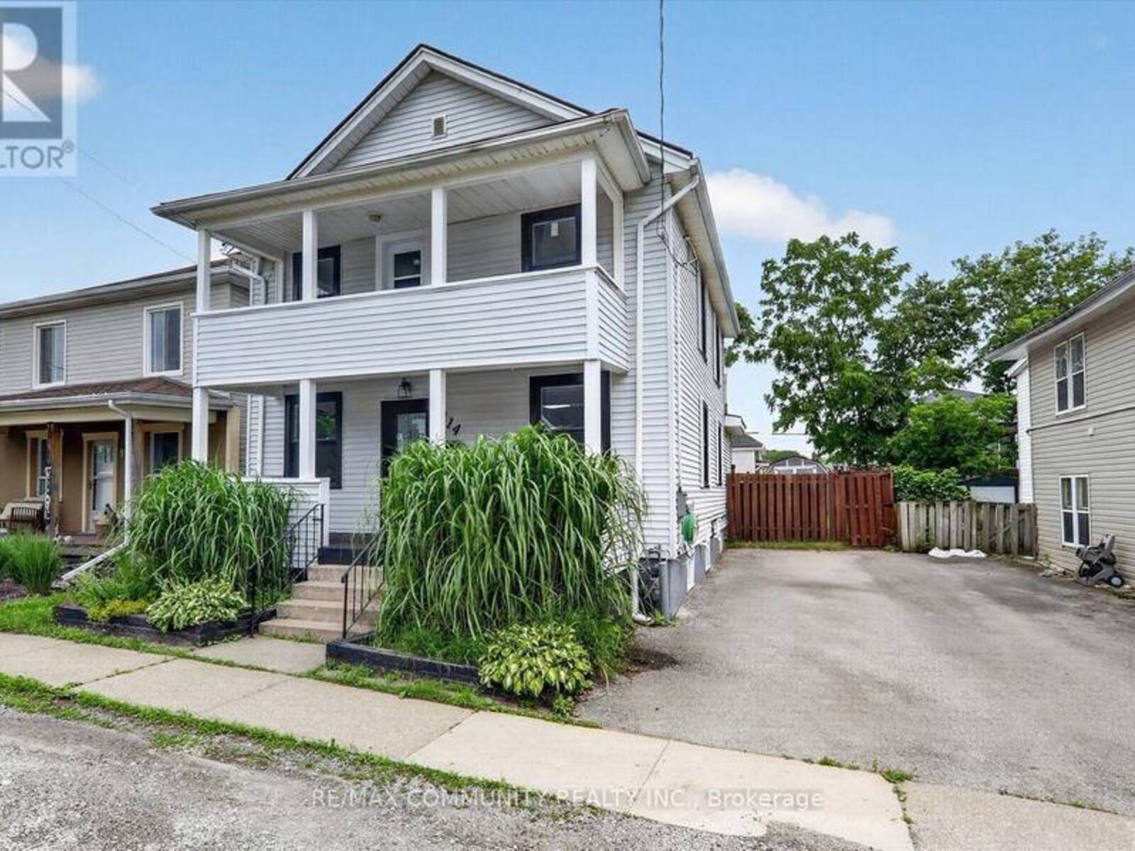 114 PILKINGTON STREET E, Thorold, Ontario L2V 1B4