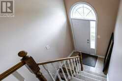 61 MCINTYRE DRIVE | Barrie Ontario | Slide Image Ten