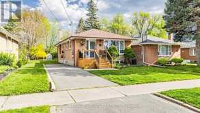 33 NEAPOLITAN DRIVE | Toronto Ontario | Slide Image Three