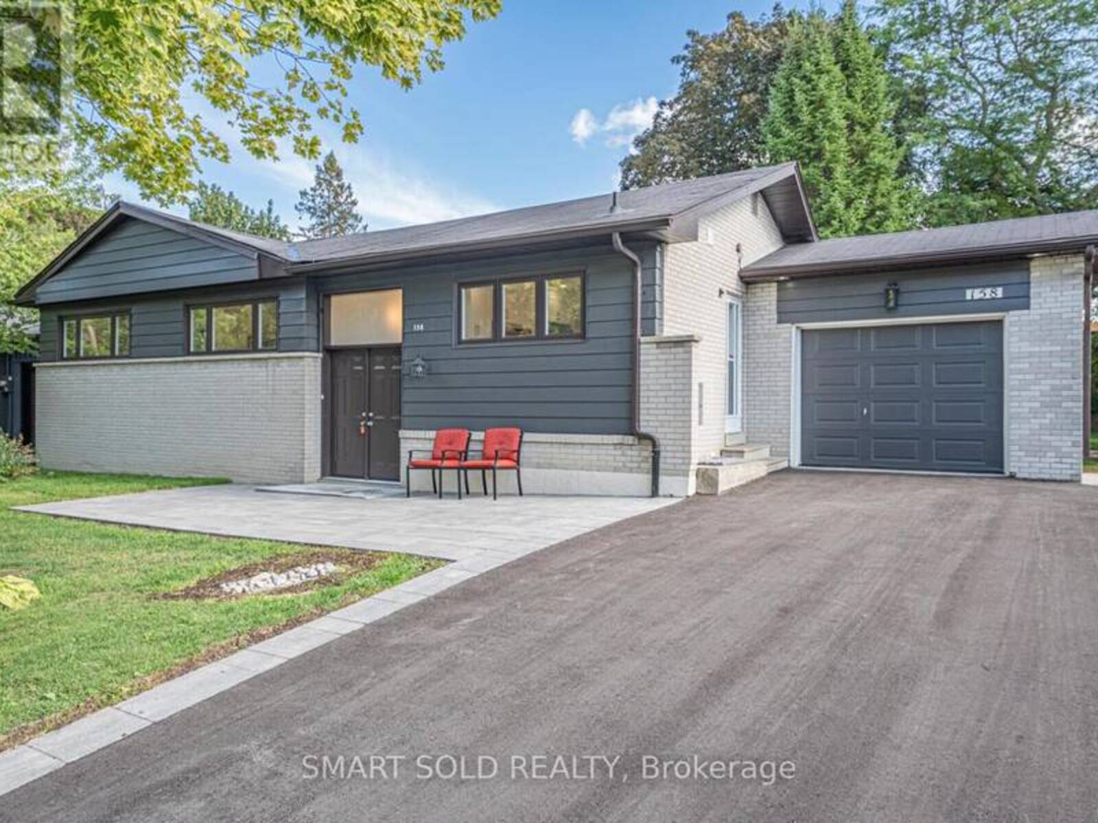 158 PARK AVENUE, Newmarket, Ontario L3Y 1V1