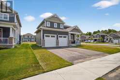 5 DYER CRESCENT | Bracebridge Ontario | Slide Image Three
