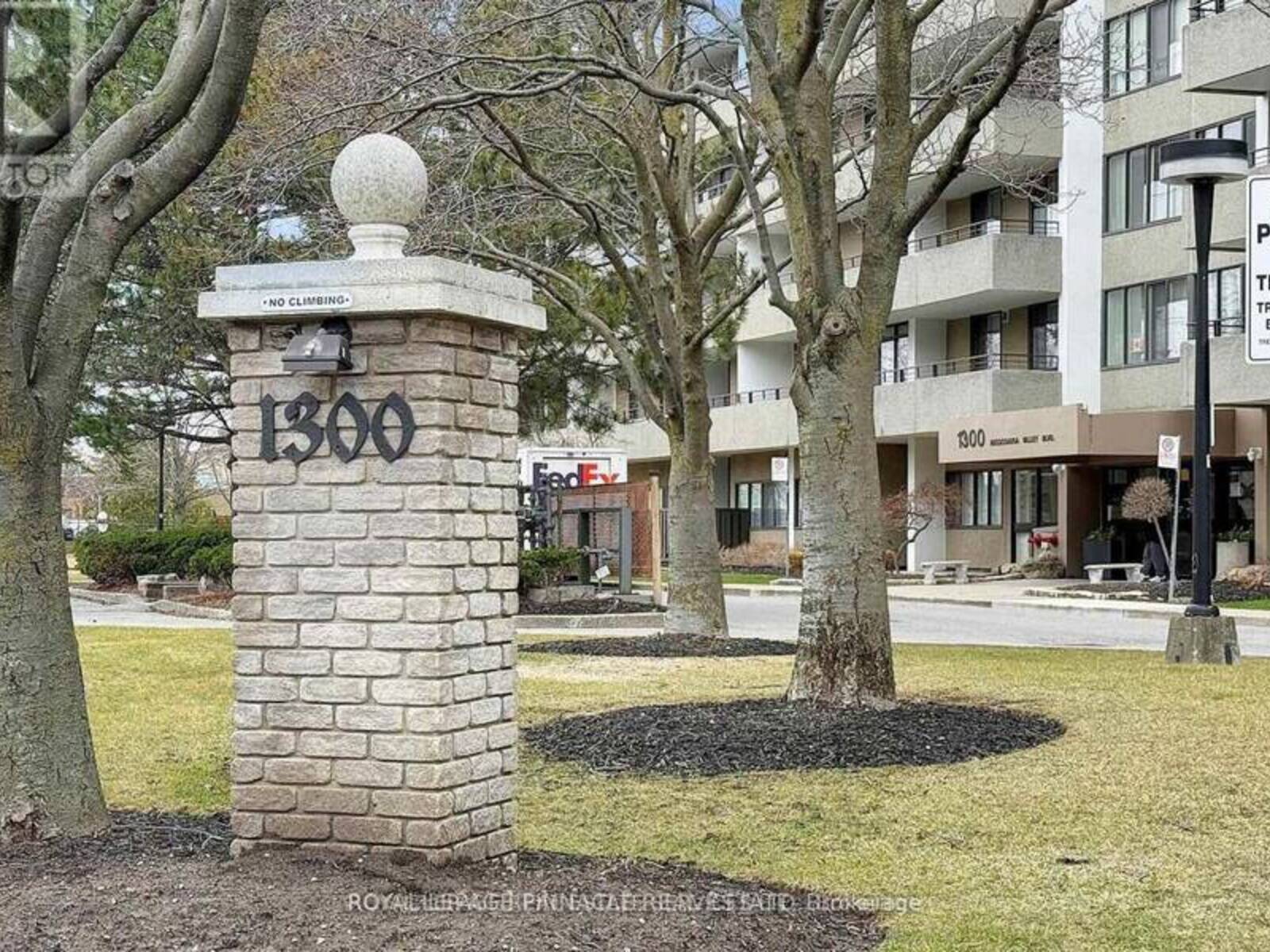 902 - 1300 MISSISSAUGA VALLEY BOULEVARD, Mississauga, Ontario L5A 3S9