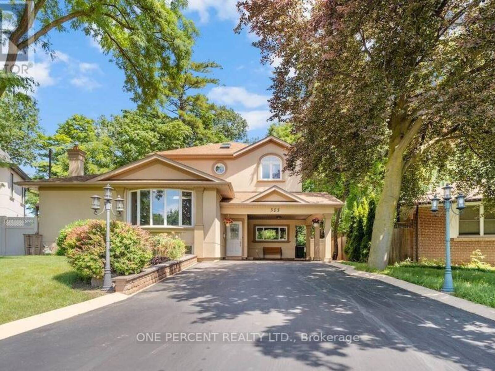 583 STEPHENS CRESCENT, Oakville, Ontario L6K 1Y2