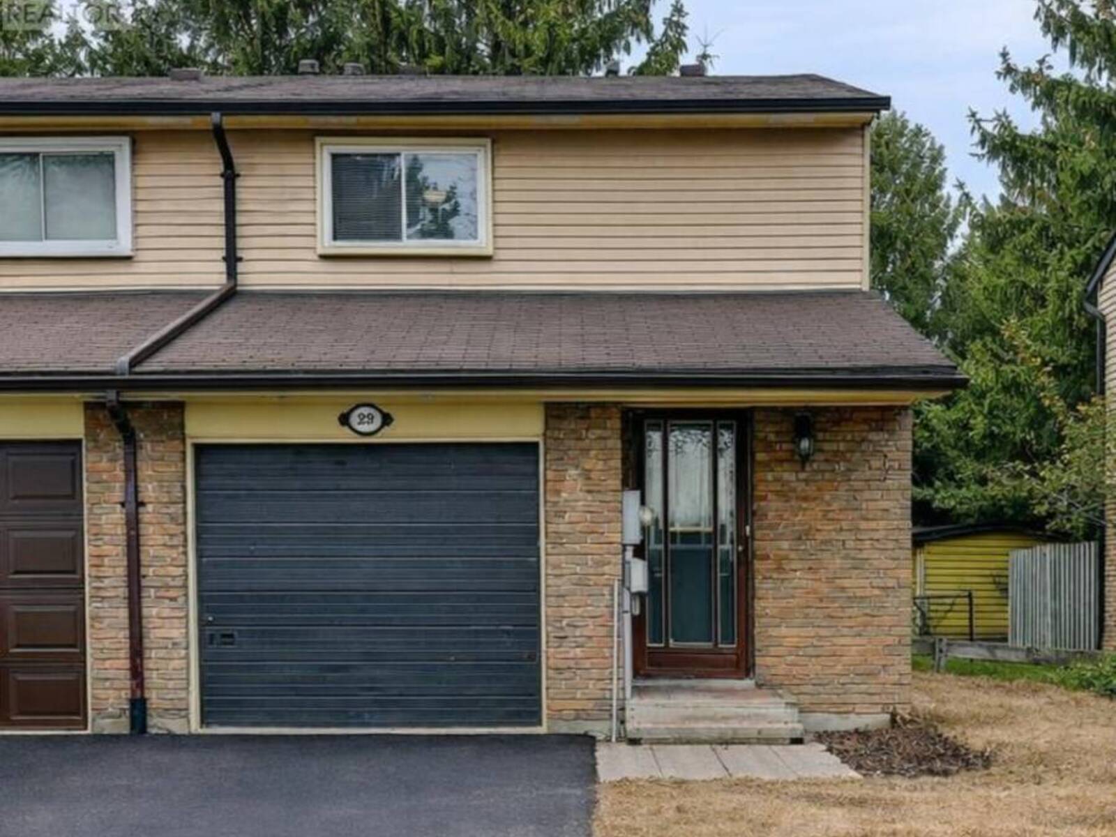 29 - 927 BURNS STREET W, Whitby, Ontario L1N 6J5