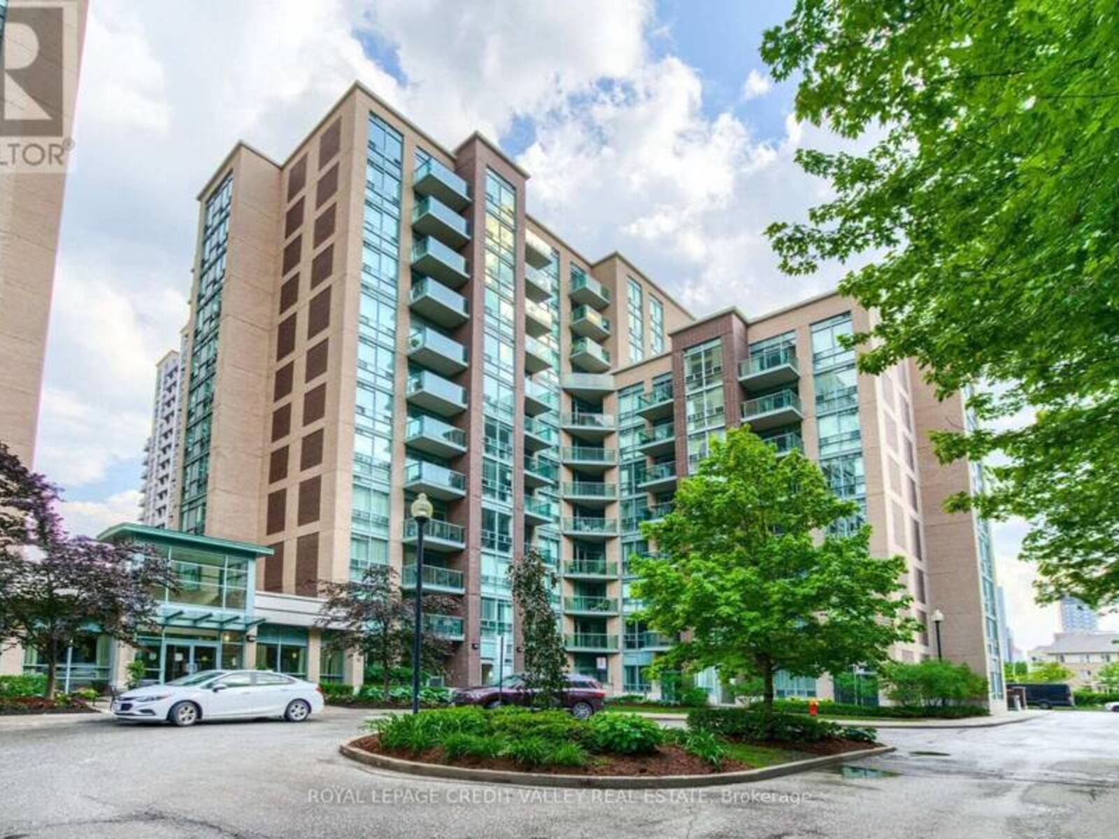 902 - 9 MICHAEL POWER PLACE, Toronto, Ontario M9A 0A5