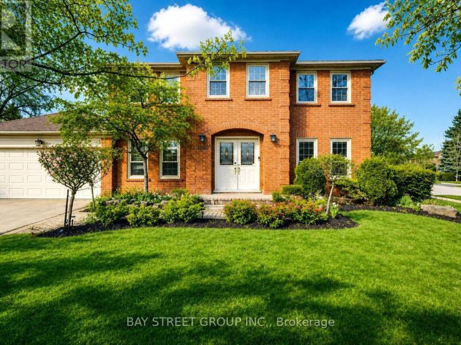 1305 MONKS PASSAGE, Oakville, Ontario L6M 1K6