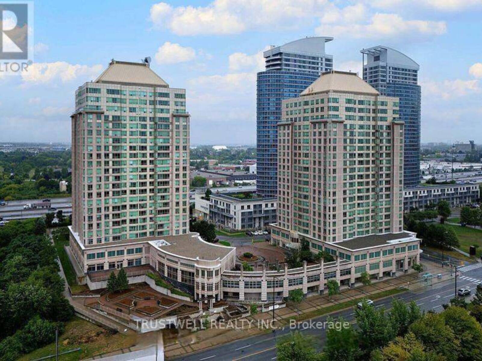 1509 - 8 LEE CENTRE DRIVE, Toronto, Ontario M1H 3H8