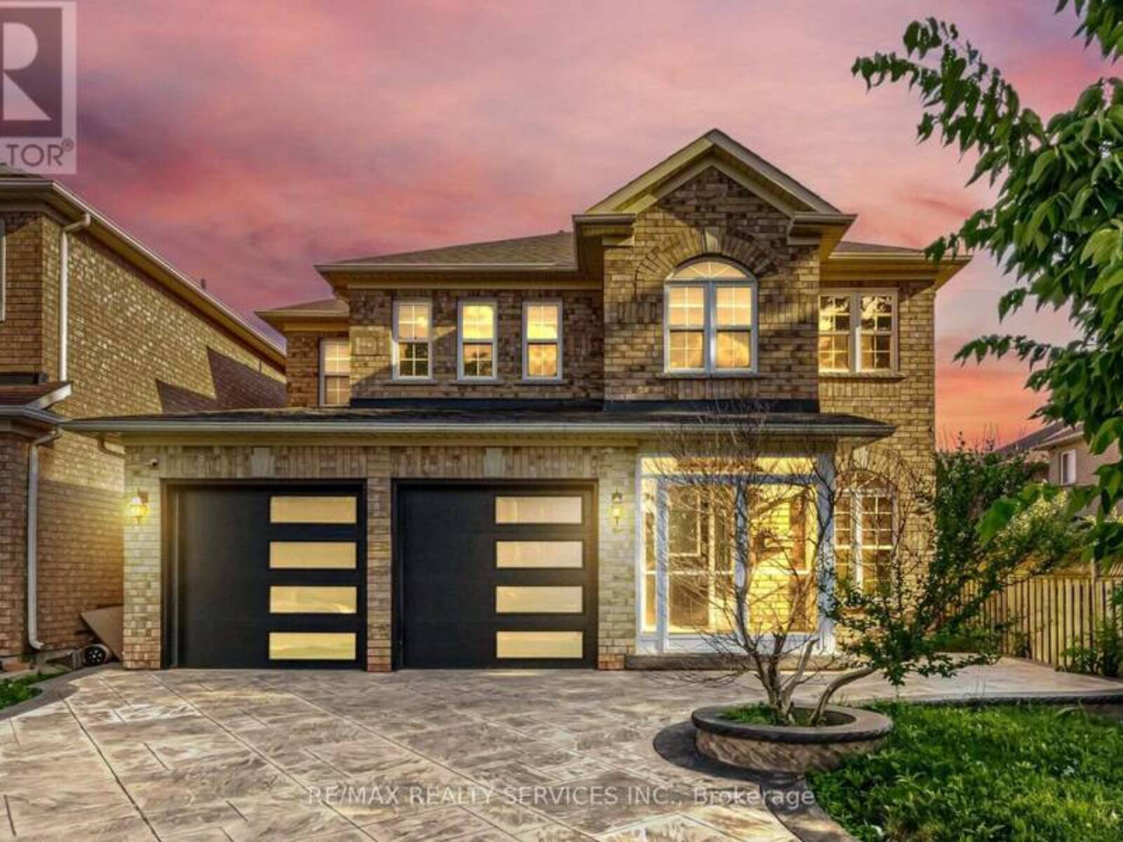 4 SUNNYBROOK CRESCENT, Brampton, Ontario L7A 1Y2