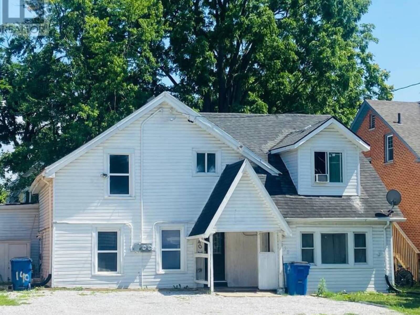 138-140 GRAND AVENUE E, Chatham, Ontario N7L 1W2