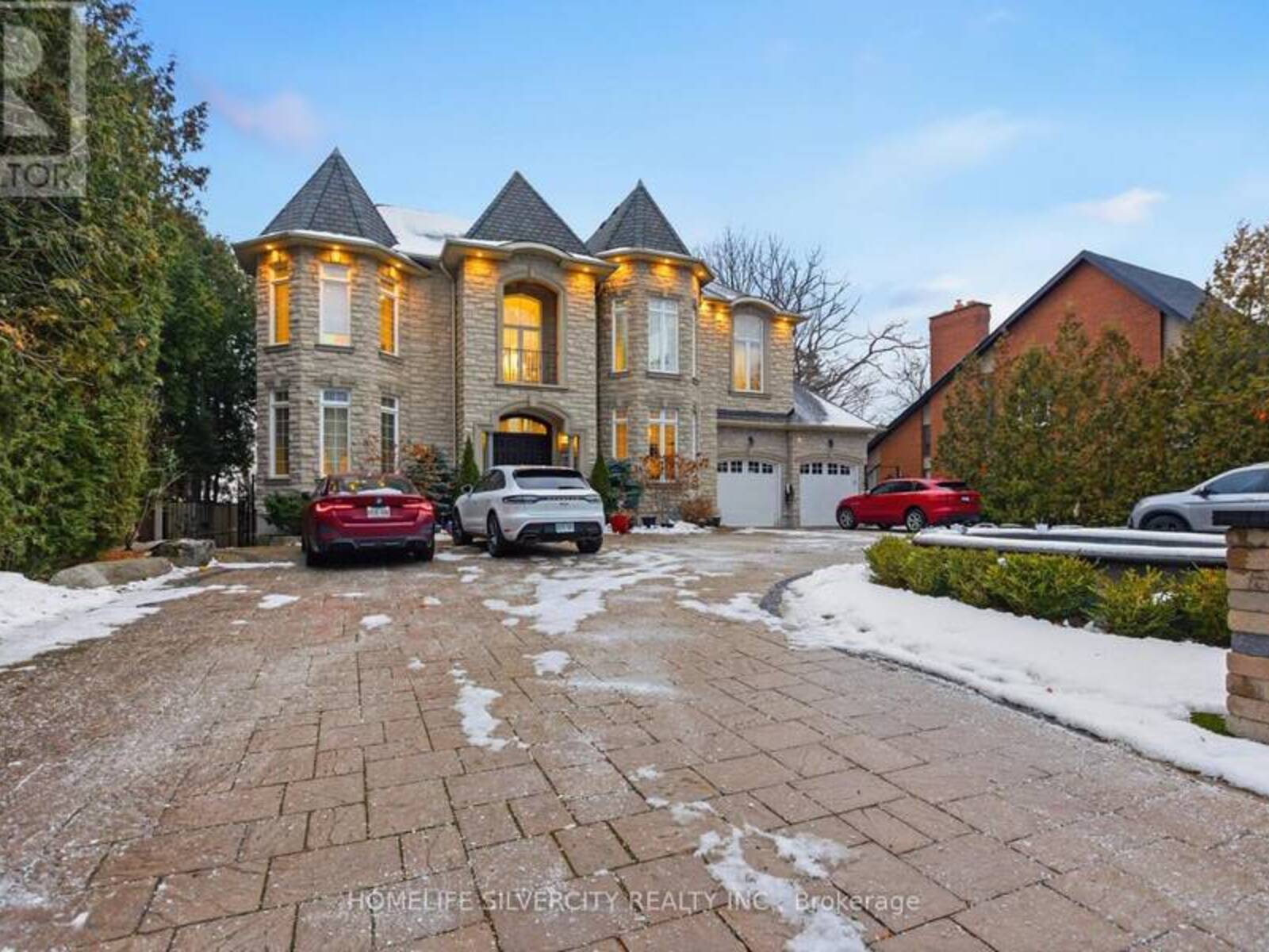 492 ROUGEMOUNT DRIVE, Pickering, Ontario L1W 2B9