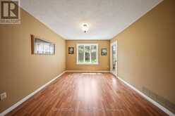 8 NOMAD COURT | Grimsby Ontario | Slide Image Eight