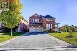 619 FERNBANK ROAD | Newmarket Ontario | Slide Image One