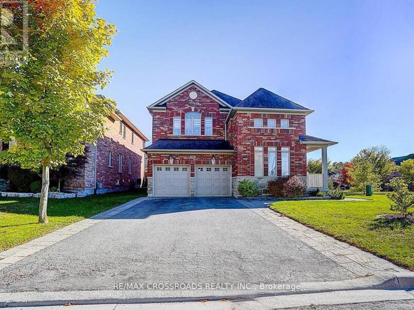 619 FERNBANK ROAD, Newmarket, Ontario L3X 3E4