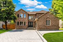 35 HARMONY HILL CRESCENT | Richmond Hill Ontario | Slide Image Two