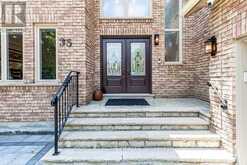 35 HARMONY HILL CRESCENT | Richmond Hill Ontario | Slide Image Five