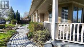 75 BOXWOOD CRESCENT | Markham Ontario | Slide Image Three